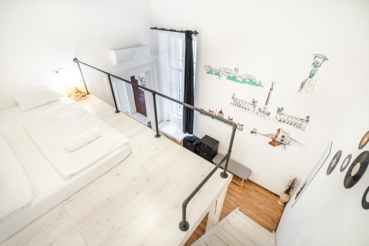 Bpr Vinyl Style With A/c Lejlighed Budapest
